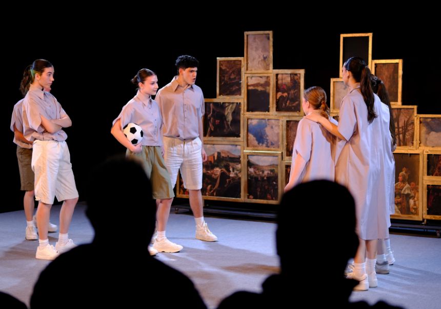 Una escena de l'obra 'Conquestes' d'Escena Erasmus UV